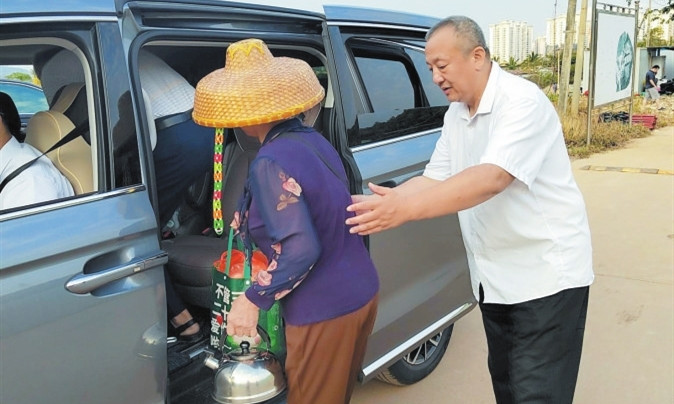 网络中国节·清明 ▏3月25日至26日，三亚清明祭扫迎首个小高峰