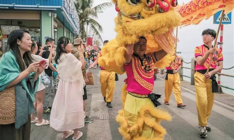 网络中国节·春节 |多彩民俗闹新春 西岛渔村年味浓