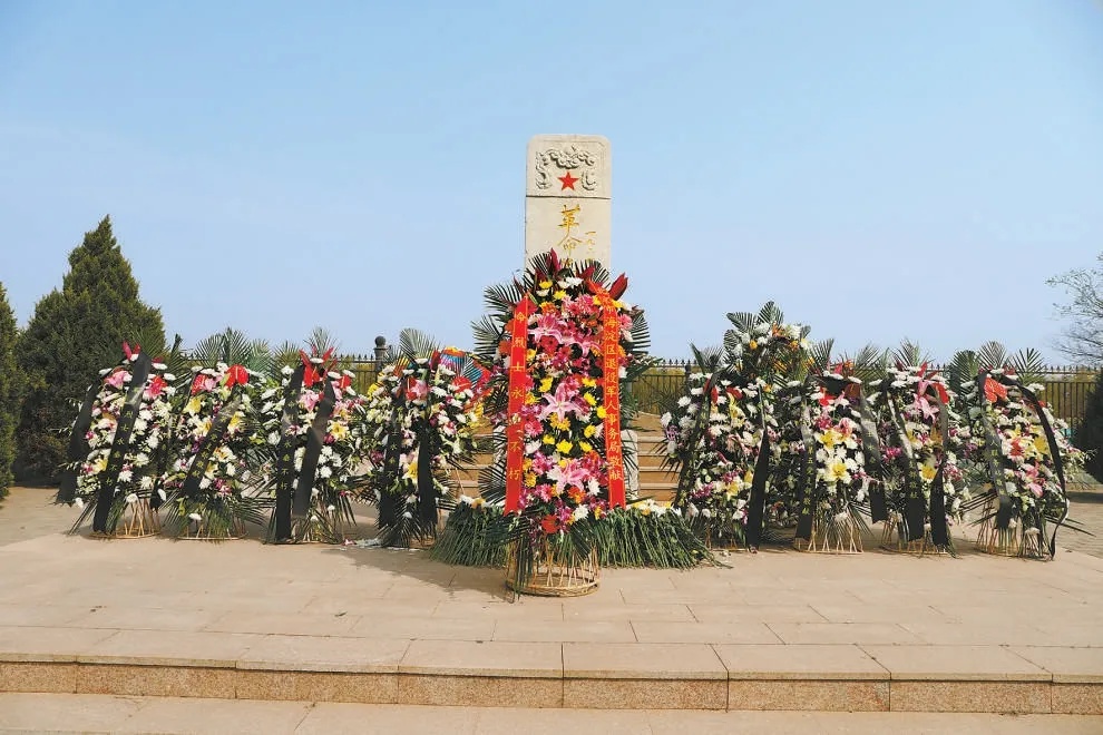 网络中国节·清明 | 他们的名字，刻上了平津战役烈士英名墙