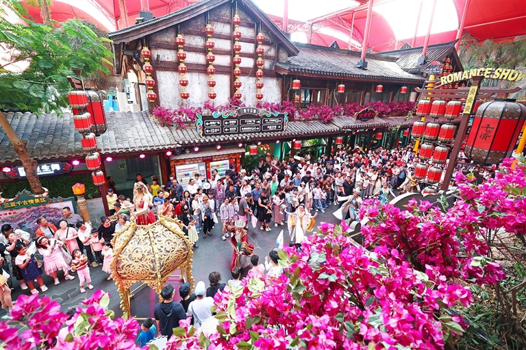 网络中国节·春节 | 各大景区推出多样主题活动 首个非遗春节三亚游红火