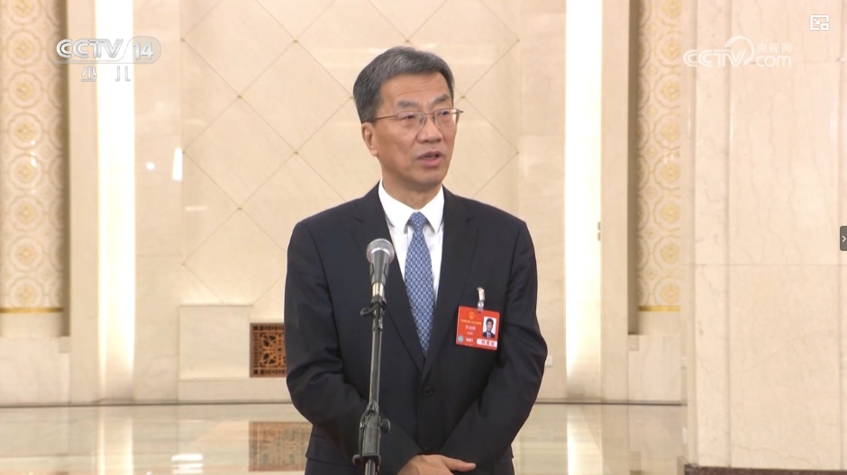 教育部部长怀进鹏：加快布局人工智能等学科建设